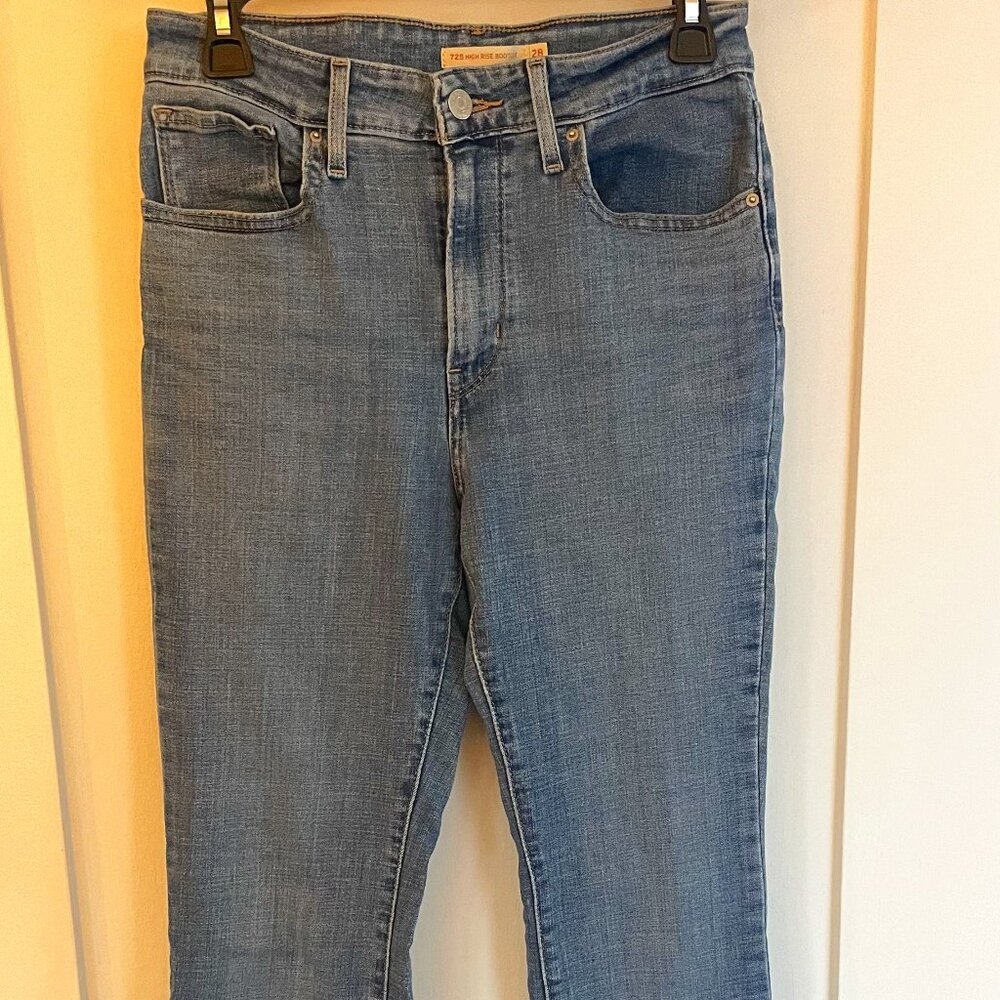 Levi's 725 High Rise Bootcut